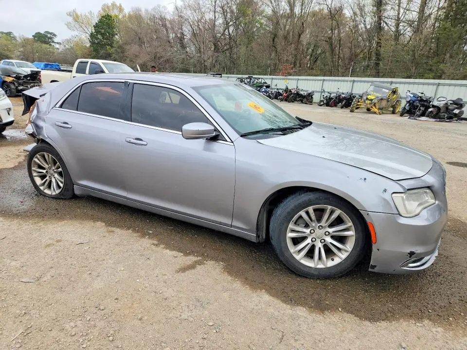 2016 CHRYSLER 300 LIMITED  