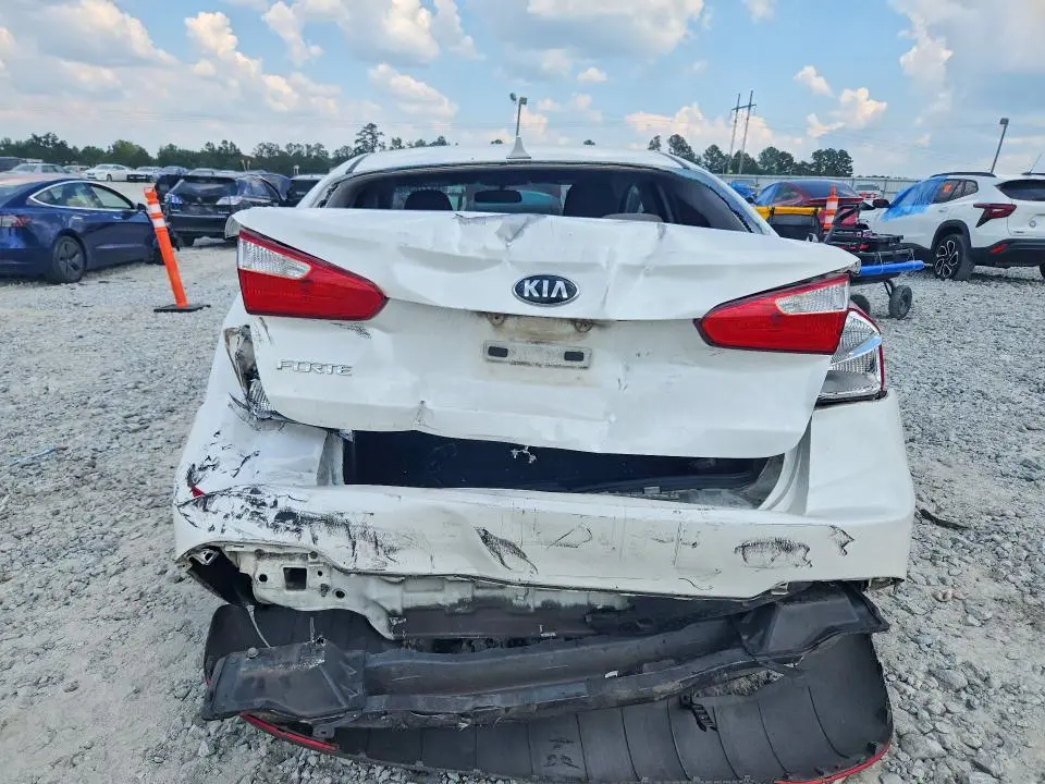 2015 KIA FORTE LX  