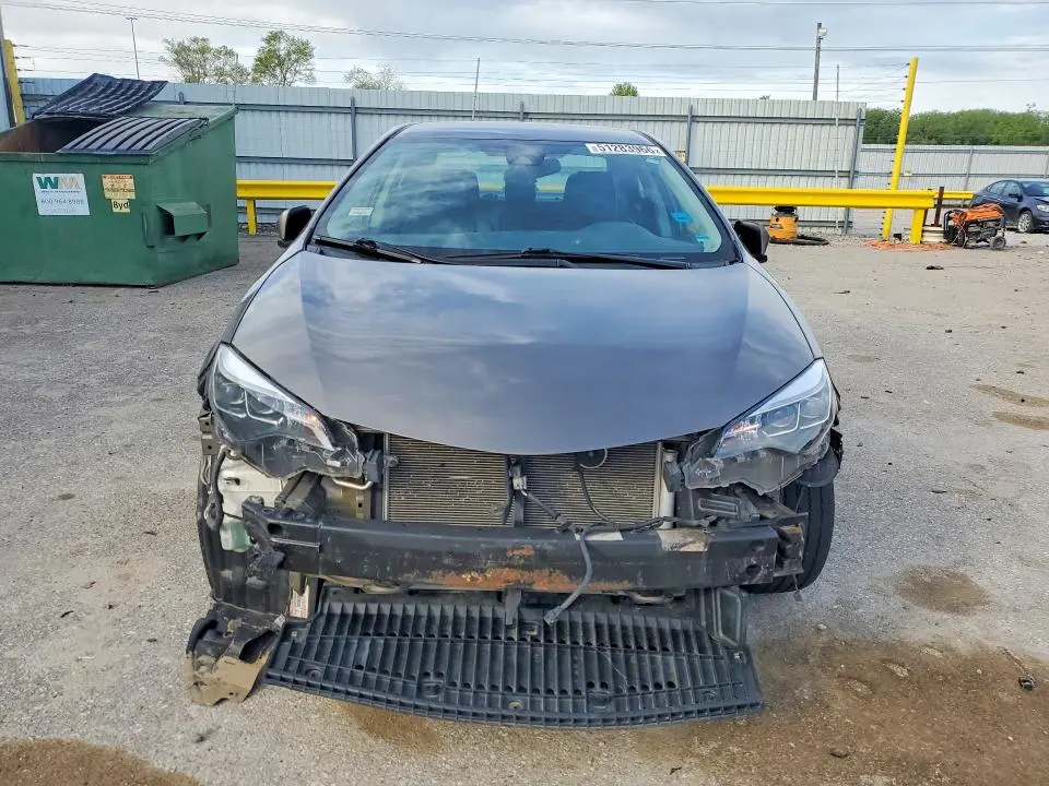 2018 TOYOTA COROLLA SE  