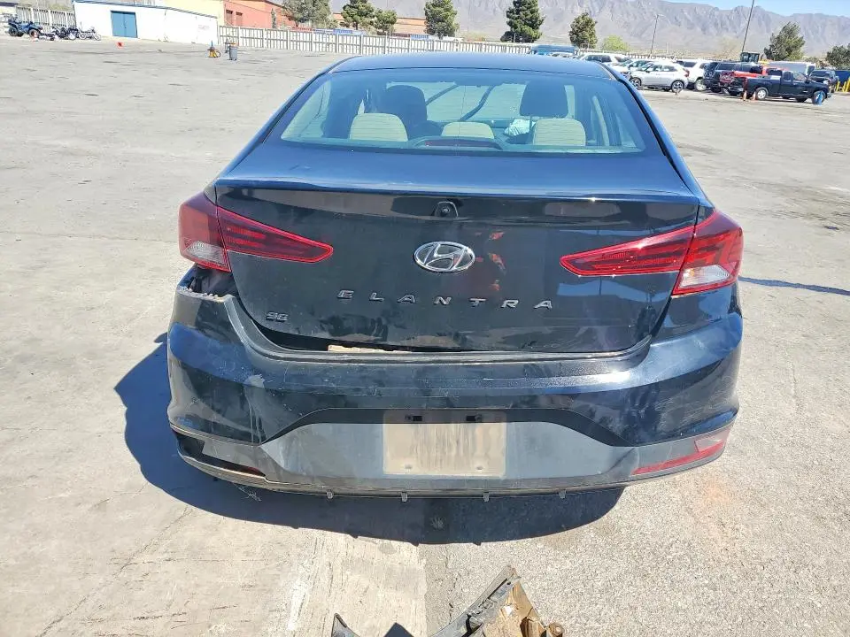 2019 HYUNDAI ELANTRA SE  