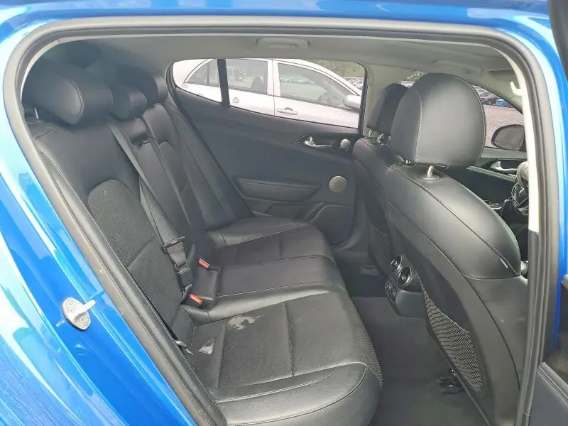 2018 KIA STINGER PREMIUM  
