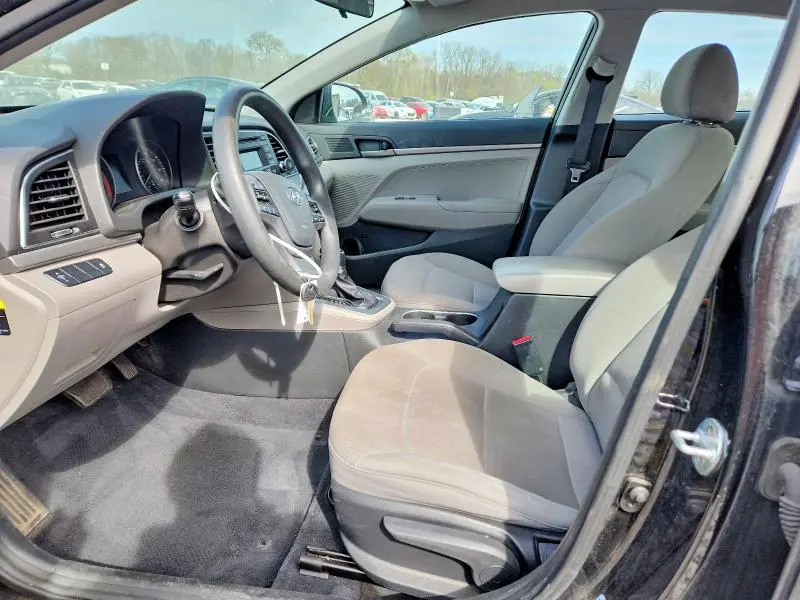 2018 HYUNDAI ELANTRA SE  