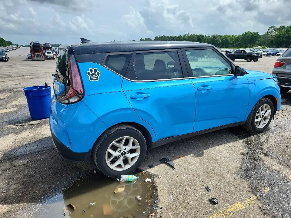 2023 KIA SOUL S  