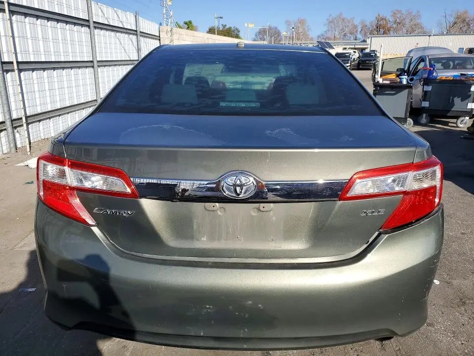 2012 TOYOTA CAMRY XLE  
