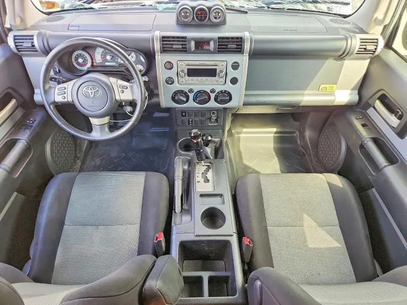 2013 TOYOTA FJ CRUISER BASE  