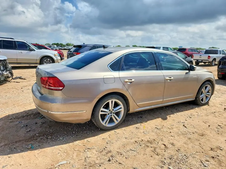 2015 VOLKSWAGEN PASSAT SEL  