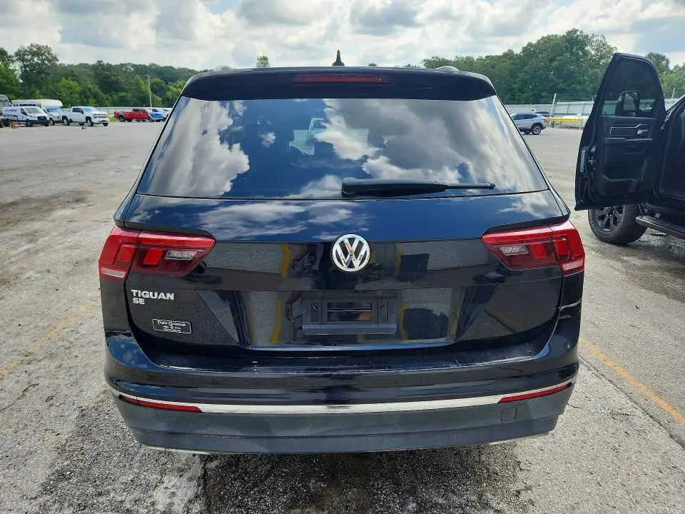 2021 VOLKSWAGEN TIGUAN SE  