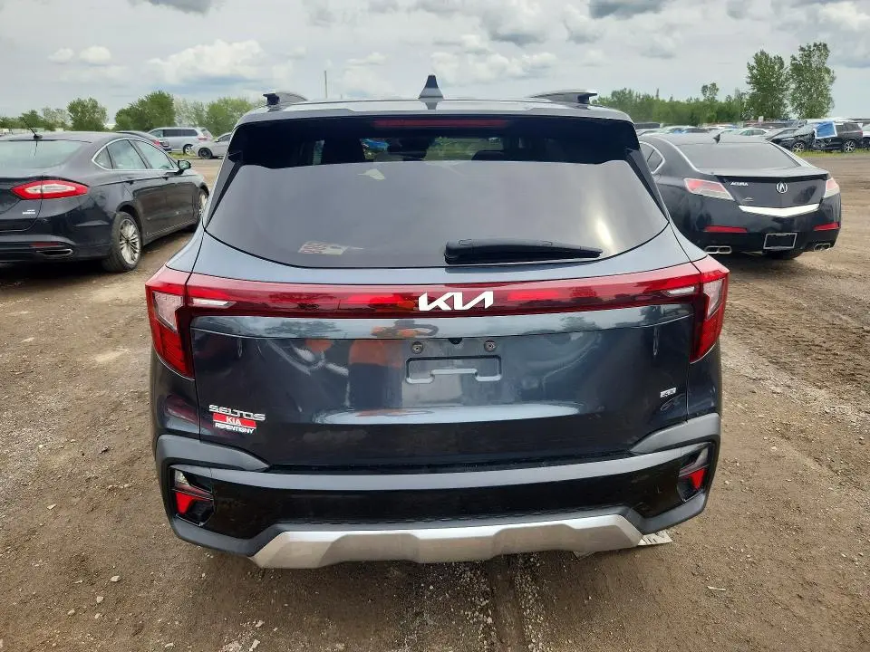 2024 KIA SELTOS EX  