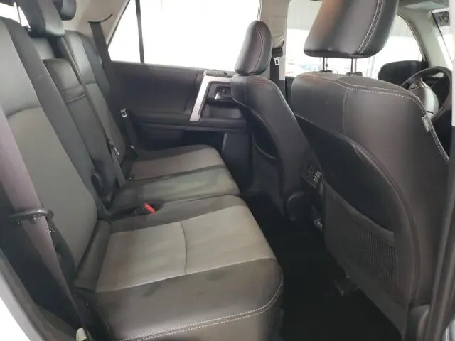 2023 TOYOTA 4RUNNER SE