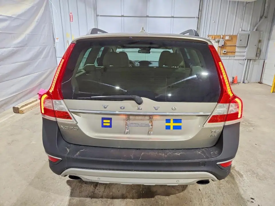 2015 VOLVO XC70 T6 PREMIER+  