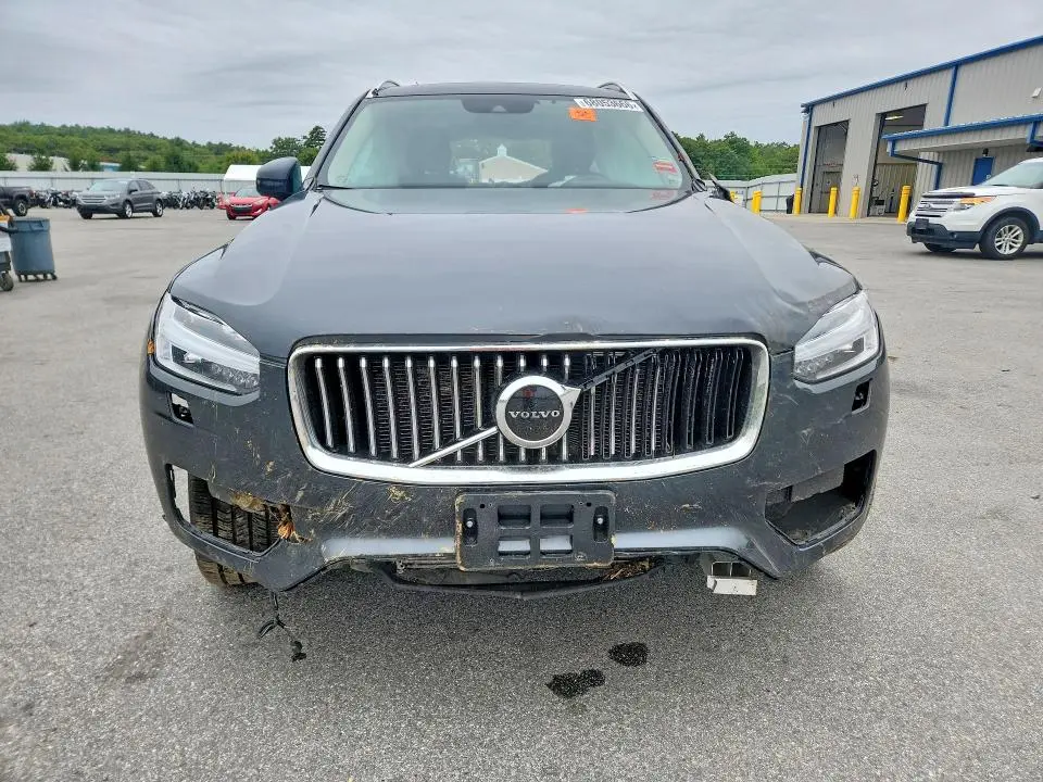 2022 VOLVO XC90 T6 MOMENTUM  