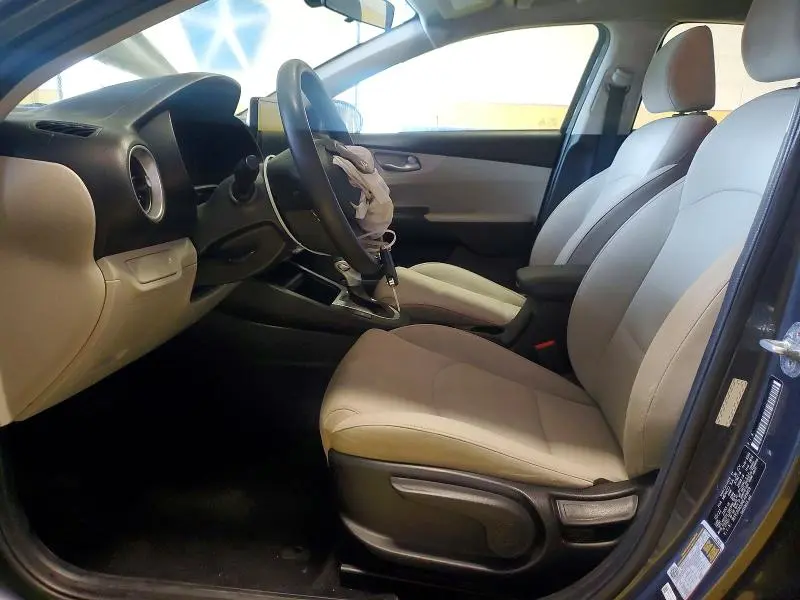 2022 KIA FORTE LXS  