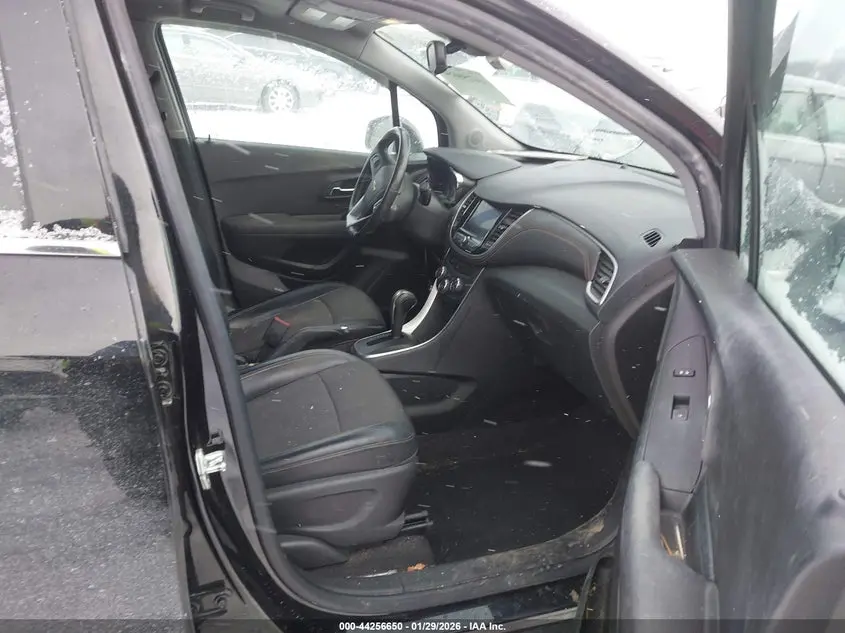 2020 CHEVROLET TRAX FWD LT