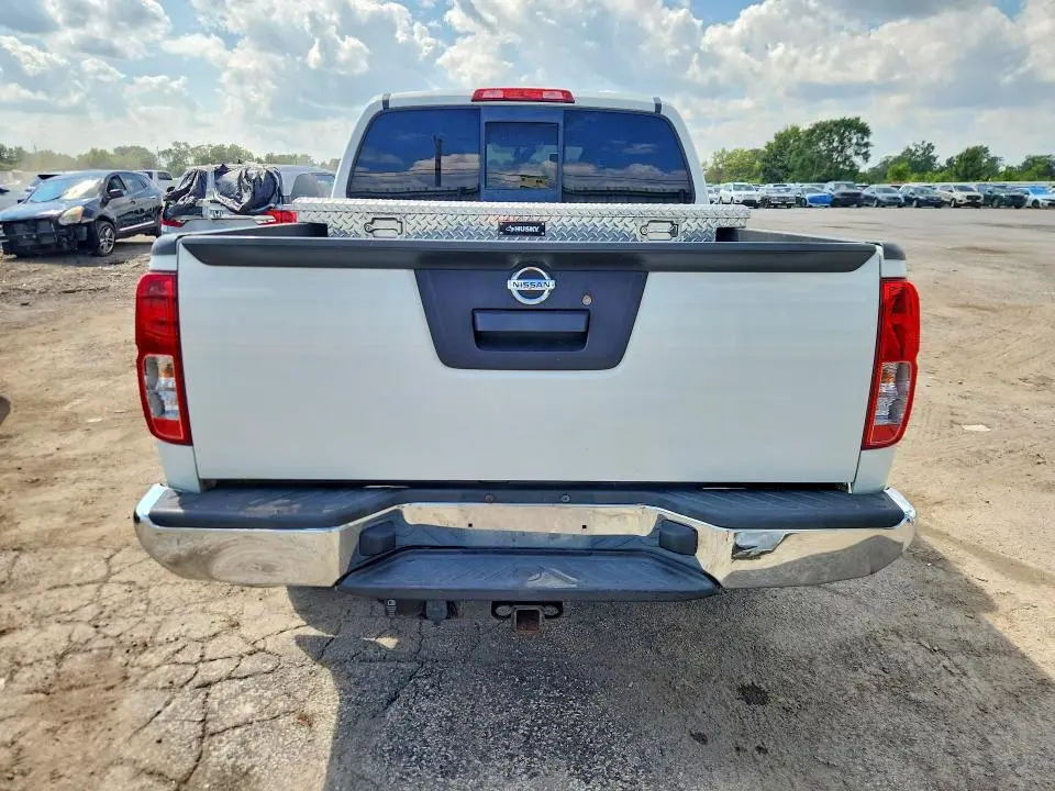 2016 NISSAN FRONTIER SV  
