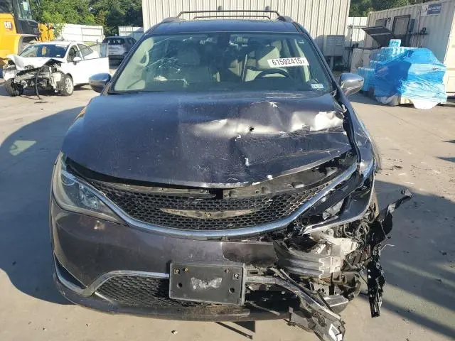 2017 CHRYSLER PACIFICA LIMITED  