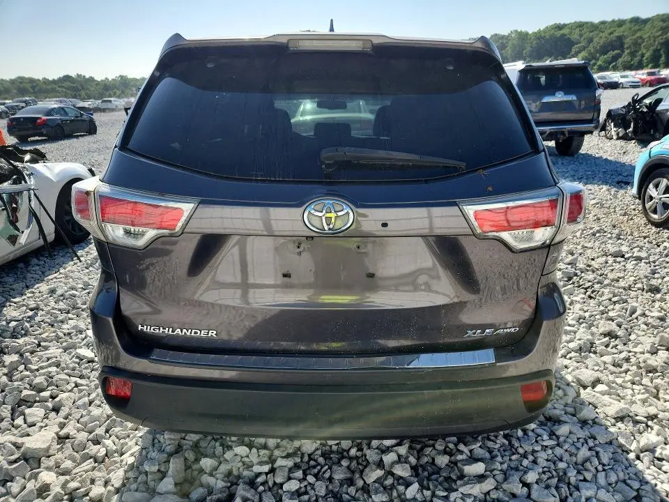 2014 TOYOTA HIGHLANDER XLE  