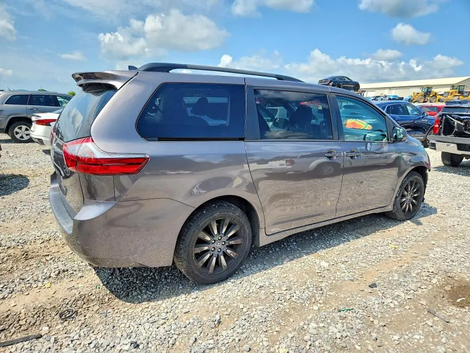2020 TOYOTA SIENNA LE  