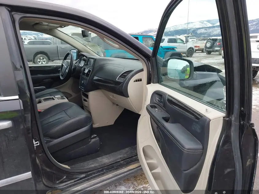 2016 CHRYSLER TOWN & COUNTRY TOURING