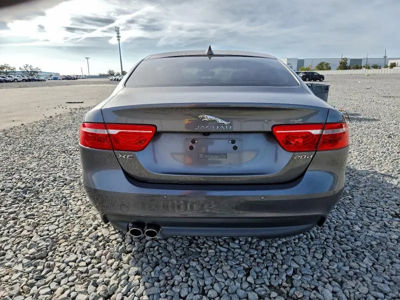 2017 JAGUAR XE PREMIUM  