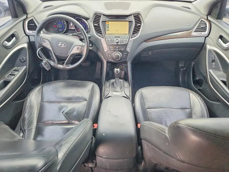 2016 HYUNDAI SANTA FE SE  