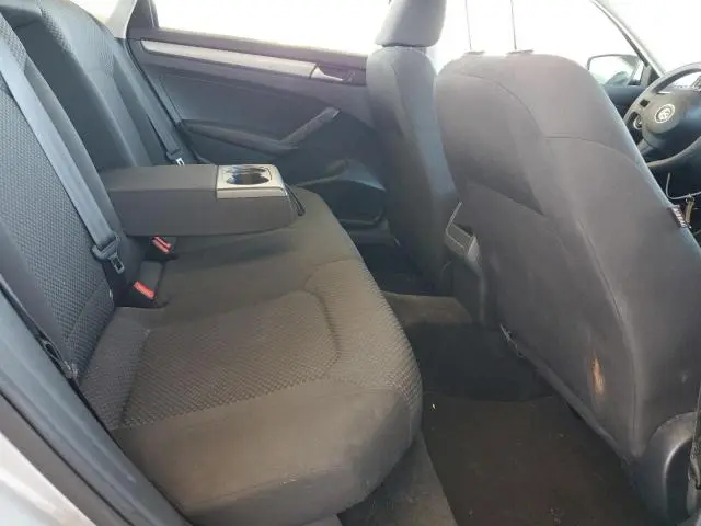 2015 VOLKSWAGEN PASSAT S  