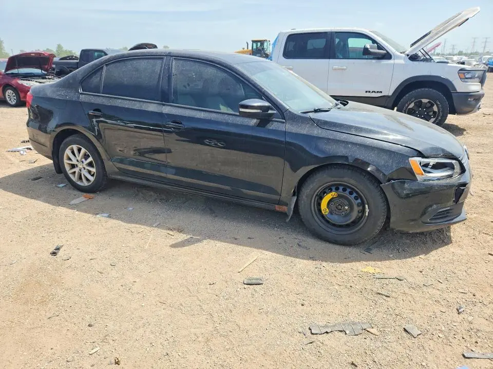 2012 VOLKSWAGEN JETTA SE  
