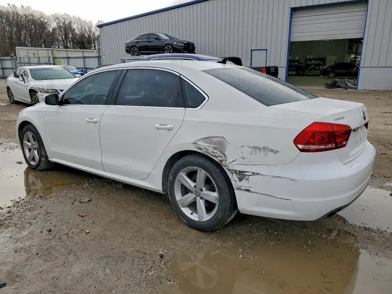 2013 VOLKSWAGEN PASSAT SE  