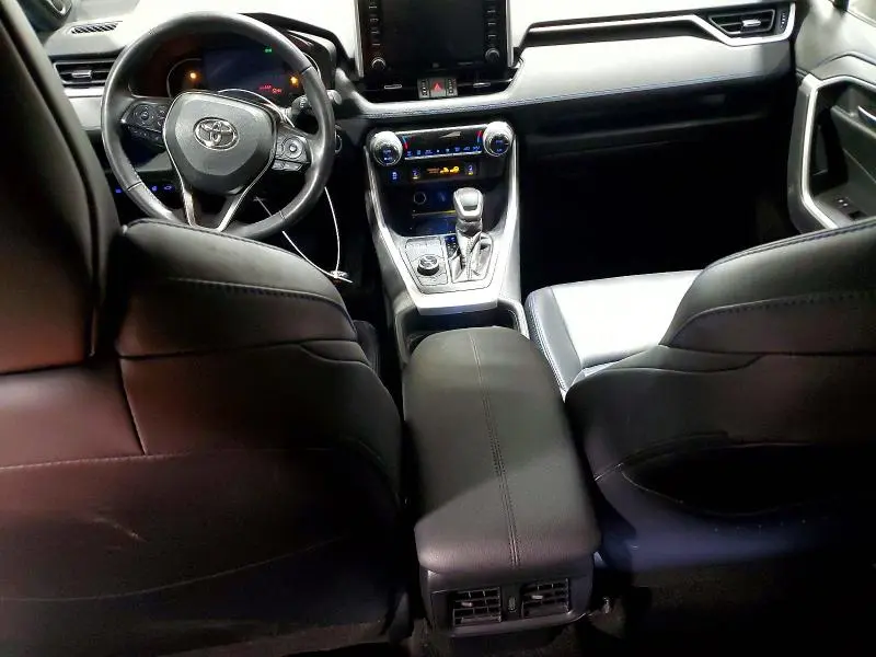 2020 TOYOTA RAV4 XSE  