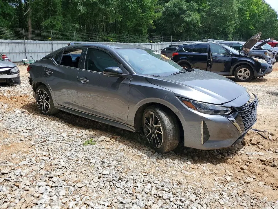 2024 NISSAN SENTRA SR  