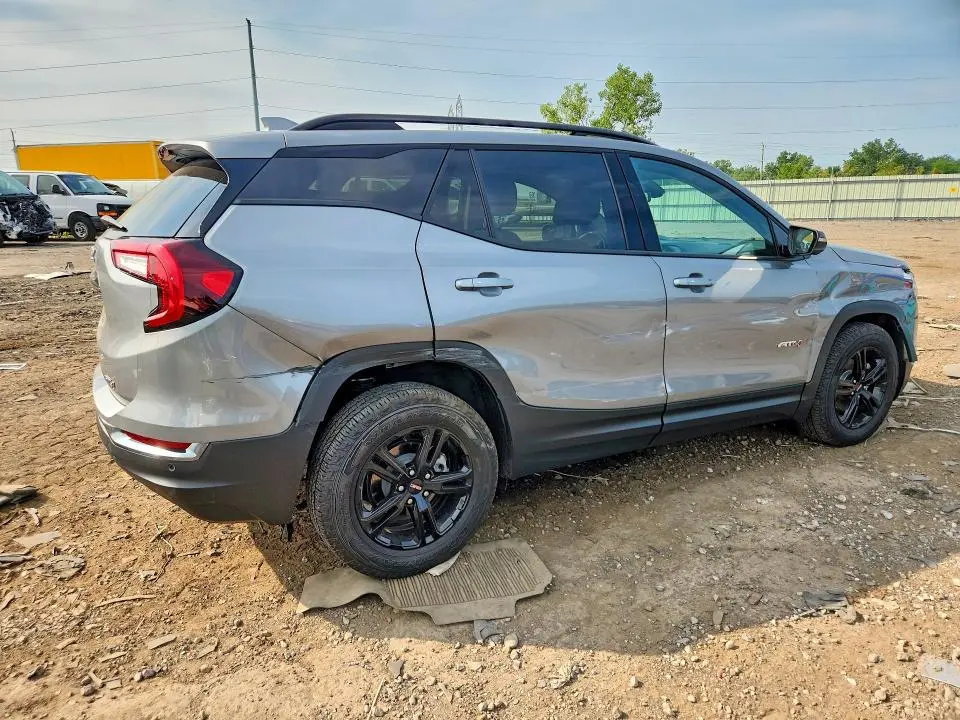 2023 GMC TERRAIN AT4  