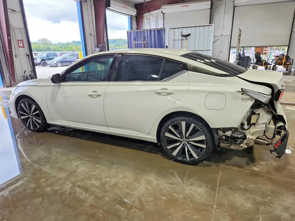 2021 NISSAN ALTIMA SR  