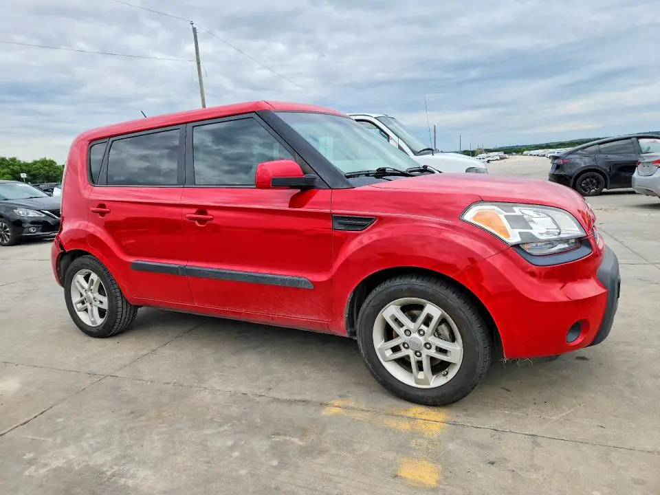 2011 KIA SOUL +  