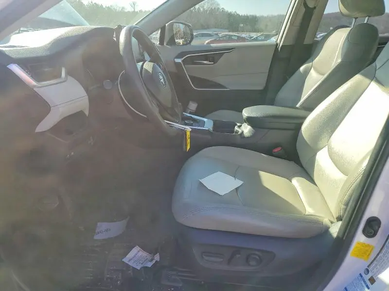2019 TOYOTA RAV4   