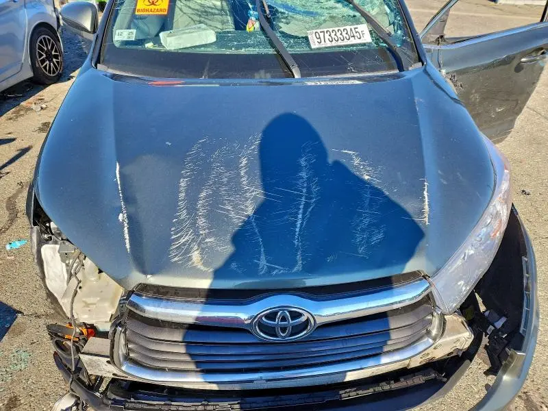 2015 TOYOTA HIGHLANDER XLE  