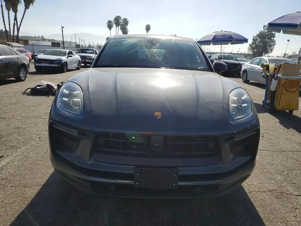 2023 PORSCHE MACAN BASE  