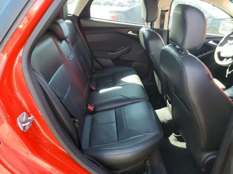 2016 FORD FOCUS SE  