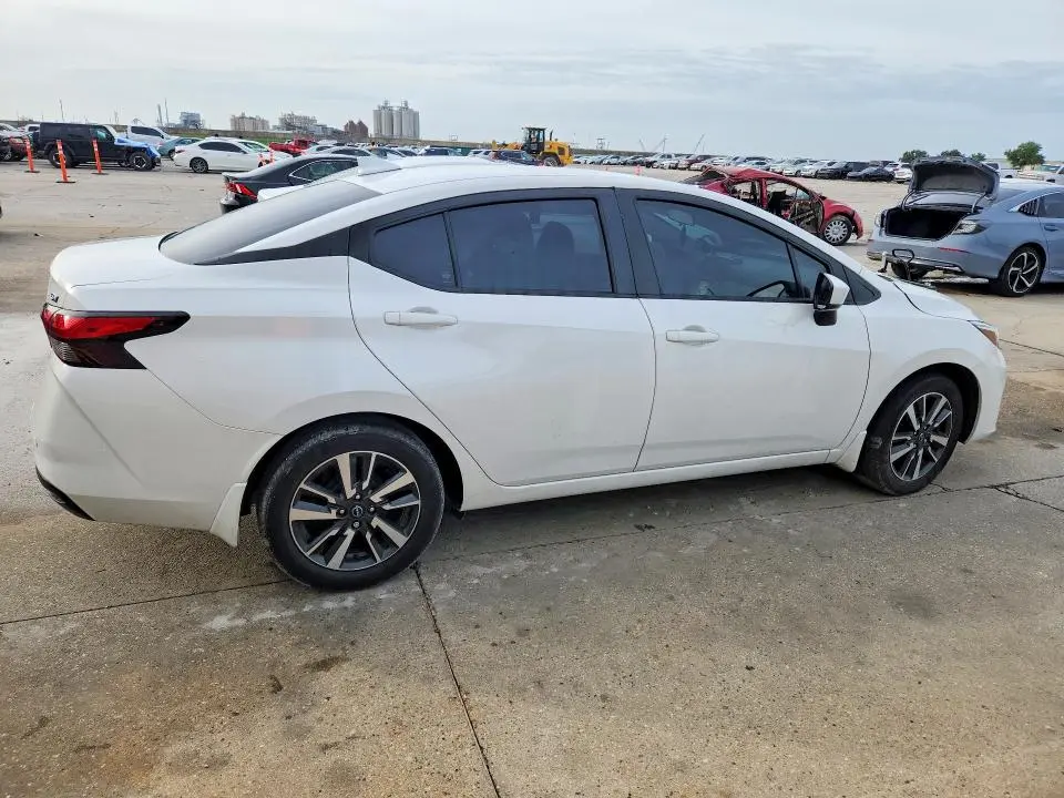 2024 NISSAN VERSA SV  