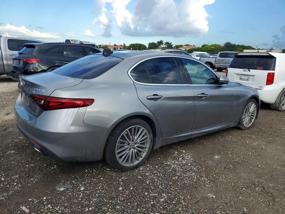 2017 ALFA ROMEO GIULIA TI  