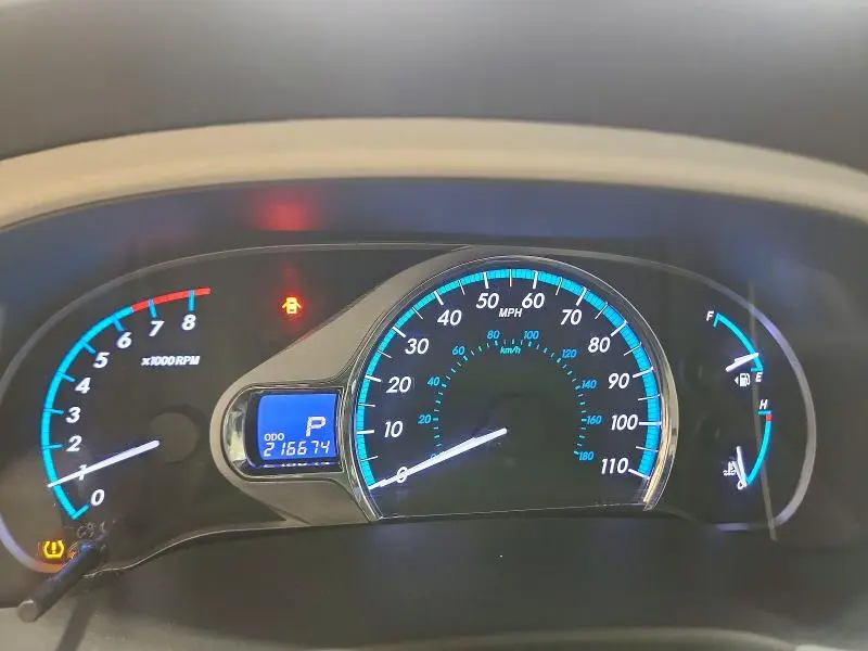 2013 TOYOTA SIENNA XLE 8-PASSENGER  