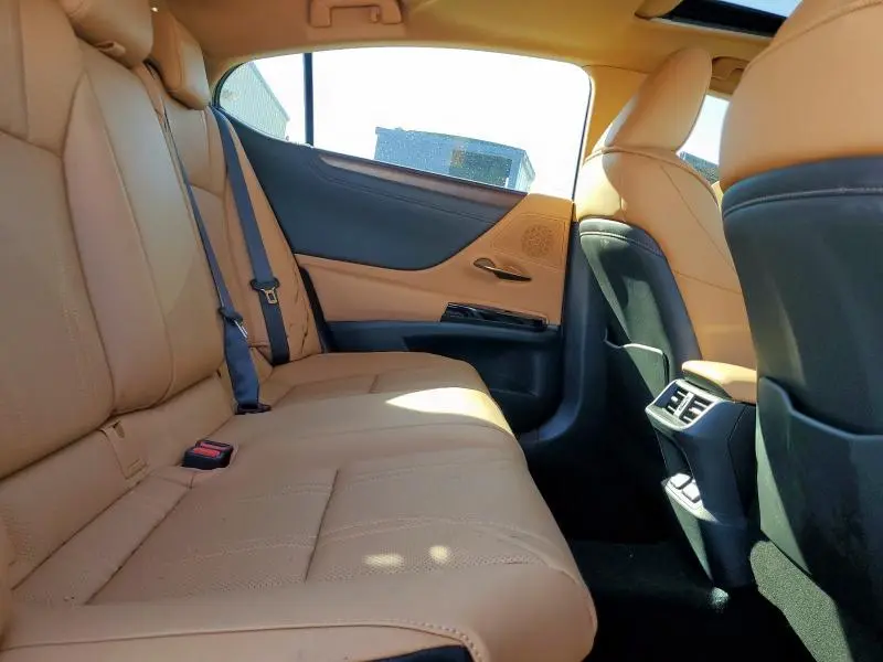 2025 LEXUS ES 300H BASE  