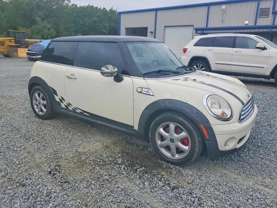 2010 MINI COOPER   