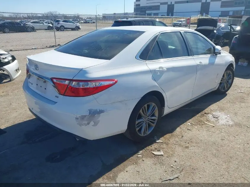 2015 TOYOTA CAMRY SE