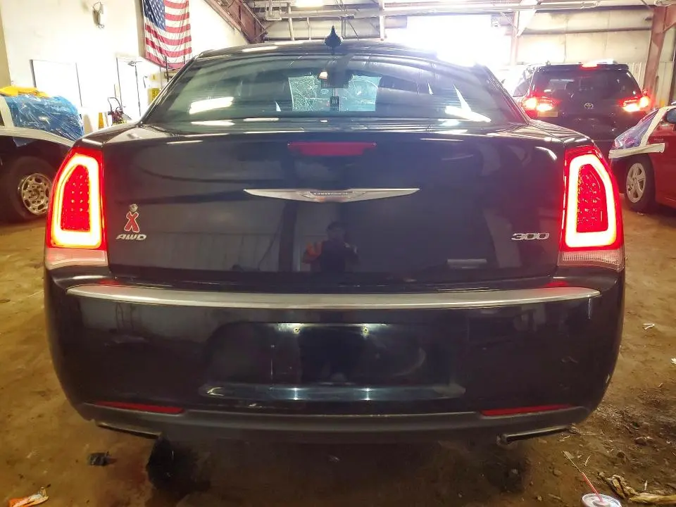 2017 CHRYSLER 300 LIMITED  