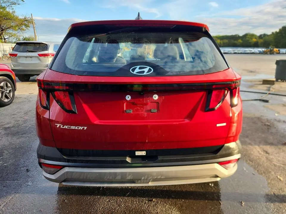 2026 HYUNDAI TUCSON SE  