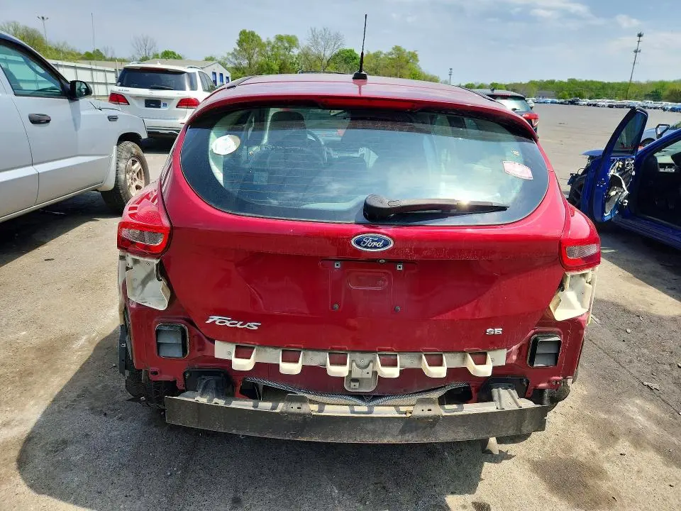 2016 FORD FOCUS SE  