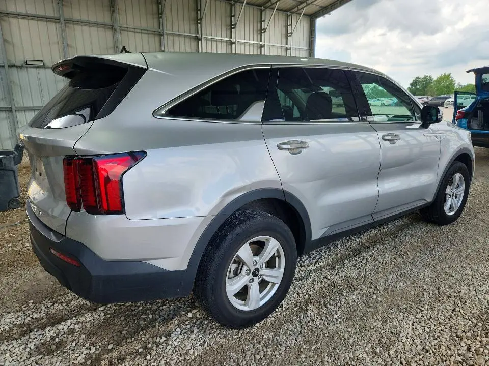 2022 KIA SORENTO LX  