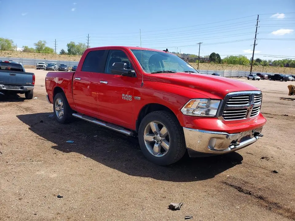 2016 RAM 1500 SLT  