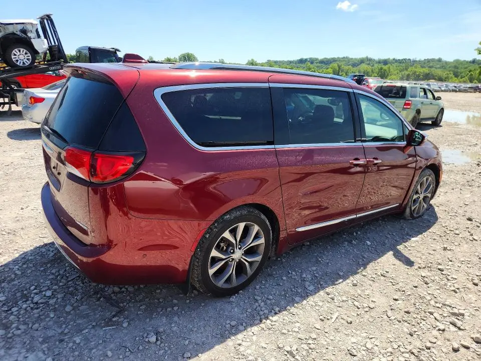 2017 CHRYSLER PACIFICA LIMITED  
