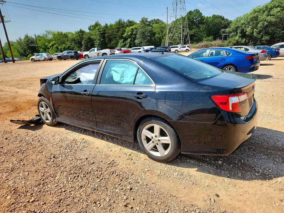 2013 TOYOTA CAMRY SE  