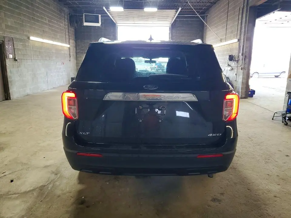 2021 FORD EXPLORER XLT  